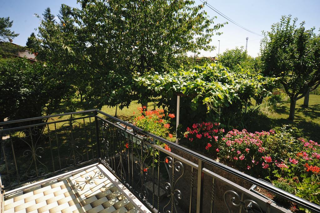 Guesthouse Rutar Rupa Ruang foto